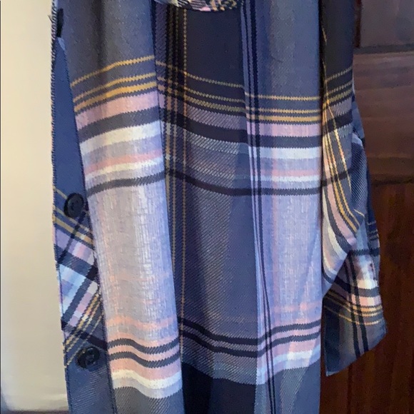 NWT Catherine’s lightweight button down plaid - Picture 2 of 5